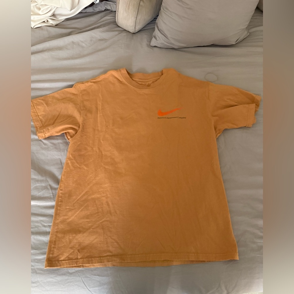 Men’s Nike shirt